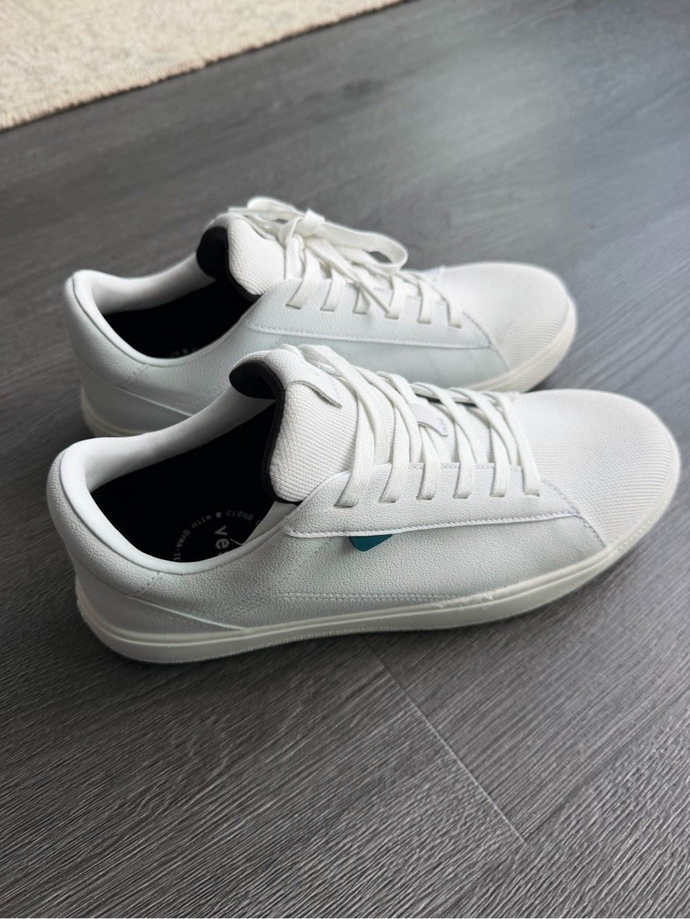 Vessi Soho Ladies Sneaker Size 9